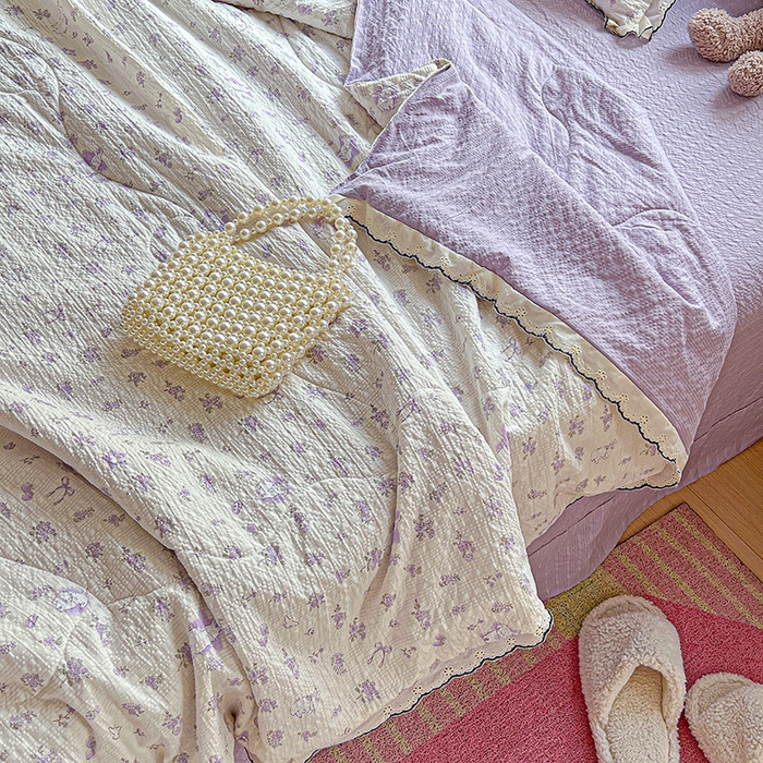 91家纺网 家纺一手货源 找家纺 仟网汇 2026新款法式花边泡芙纱夏被四件套 紫花兔兔