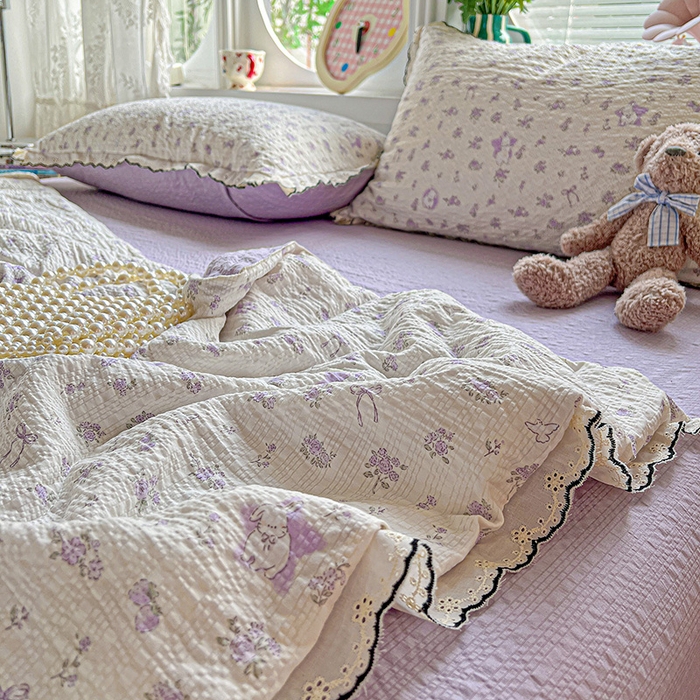 91家纺网 家纺一手货源 找家纺 仟网汇 2026新款法式花边泡芙纱夏被四件套 紫花兔兔