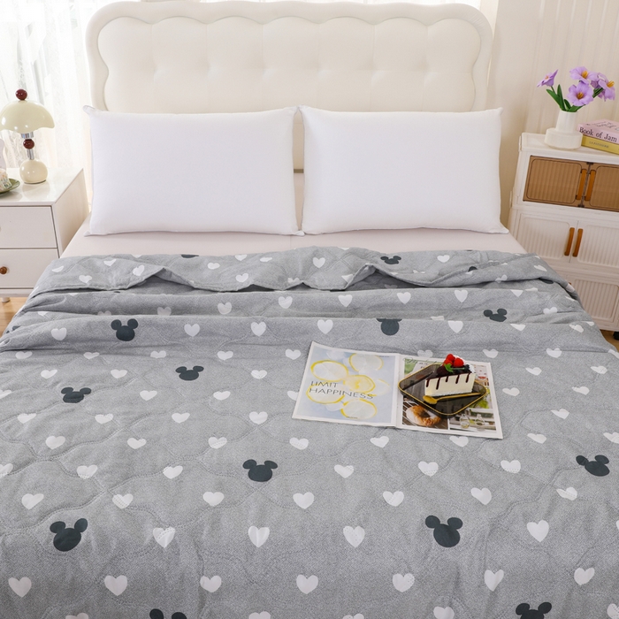 91家纺网 家纺一手货源 找家纺 太阳树家纺 2026新款钻石绒亲肤夏凉被夏被空调被 爱心-灰色