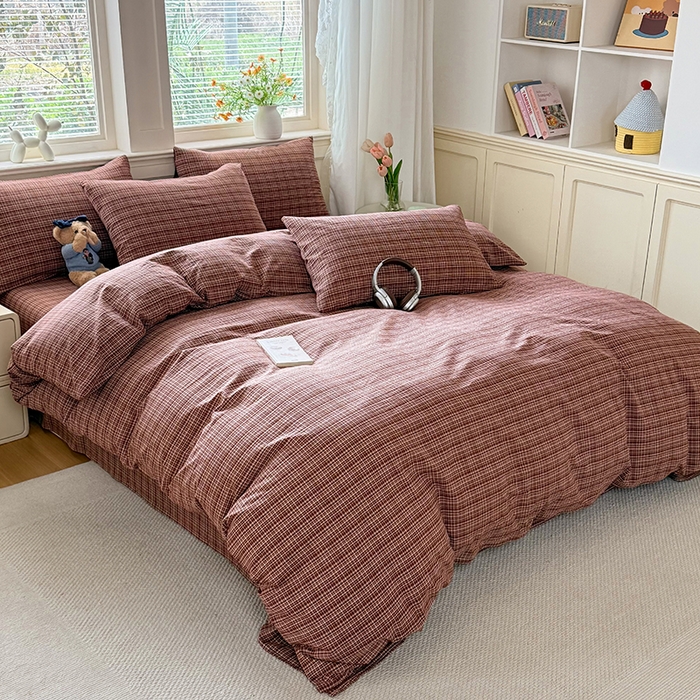 91家纺网 家纺一手货源 找家纺 鑫田家纺 2026新款全棉水洗棉四件套纯棉格子学生宿舍床单三件套床笠套件 沉香-红棕