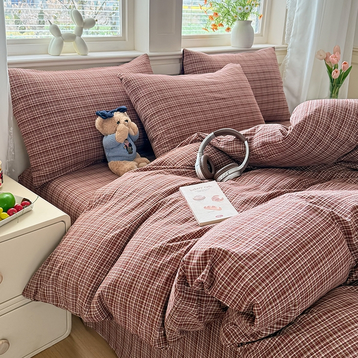 91家纺网 家纺一手货源 找家纺 鑫田家纺 2026新款全棉水洗棉四件套纯棉格子学生宿舍床单三件套床笠套件 沉香-红棕