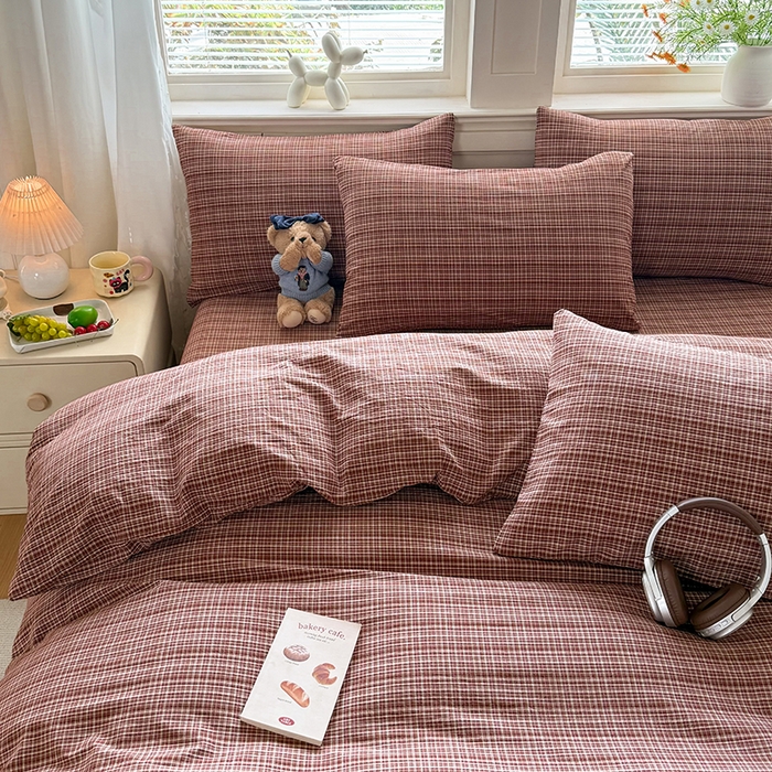 91家纺网 家纺一手货源 找家纺 鑫田家纺 2026新款全棉水洗棉四件套纯棉格子学生宿舍床单三件套床笠套件 沉香-红棕