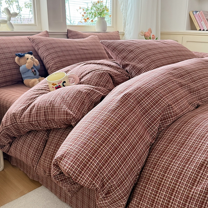 91家纺网 家纺一手货源 找家纺 鑫田家纺 2026新款全棉水洗棉四件套纯棉格子学生宿舍床单三件套床笠套件 沉香-红棕