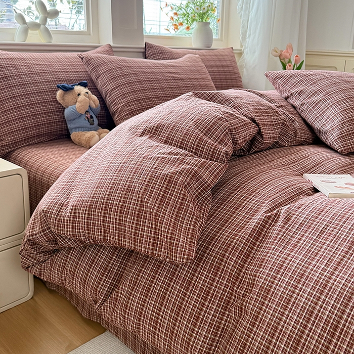91家纺网 家纺一手货源 找家纺 鑫田家纺 2026新款全棉水洗棉四件套纯棉格子学生宿舍床单三件套床笠套件 沉香-红棕