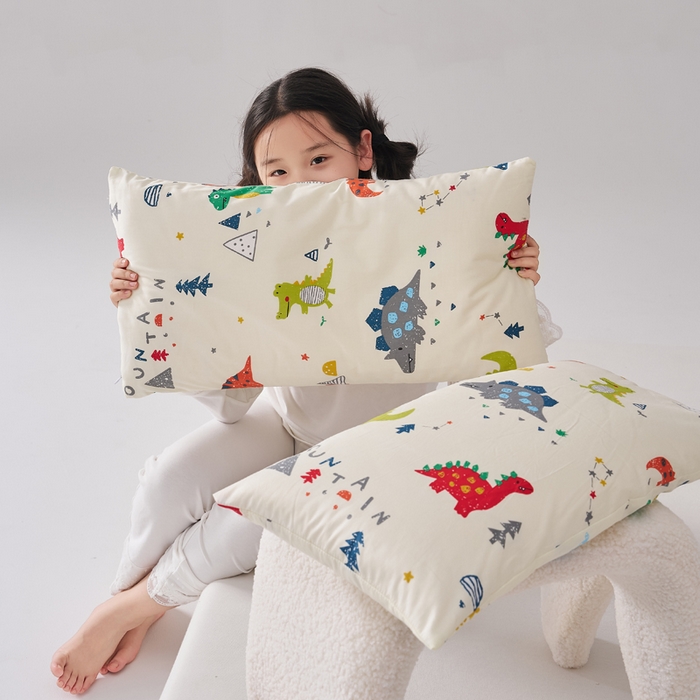 91家纺网 家纺一手货源 找家纺 暖阳 2026新款儿童全棉加长款棉花枕 儿童加长枕-好多恐龙