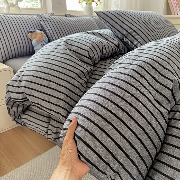 91家纺网 家纺一手货源 找家纺 鑫田家纺 2026新款全棉水洗棉四件套纯棉格子学生宿舍床单三件套床笠套件 灰川条纹