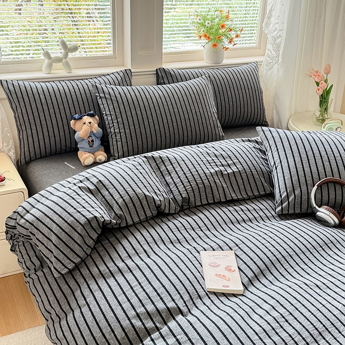 91家纺网 家纺一手货源 找家纺 鑫田家纺 2026新款全棉水洗棉四件套纯棉格子学生宿舍床单三件套床笠套件 灰川条纹