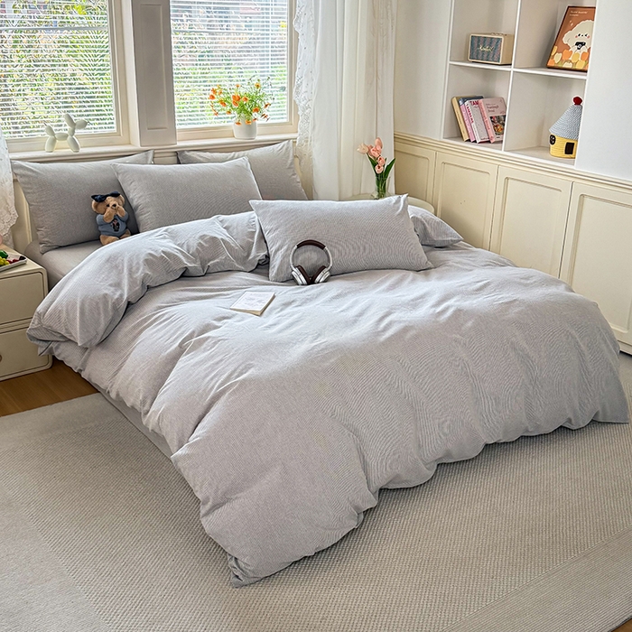 91家纺网 家纺一手货源 找家纺 鑫田家纺 2026新款全棉水洗棉四件套纯棉格子学生宿舍床单三件套床笠套件 细灰条纹