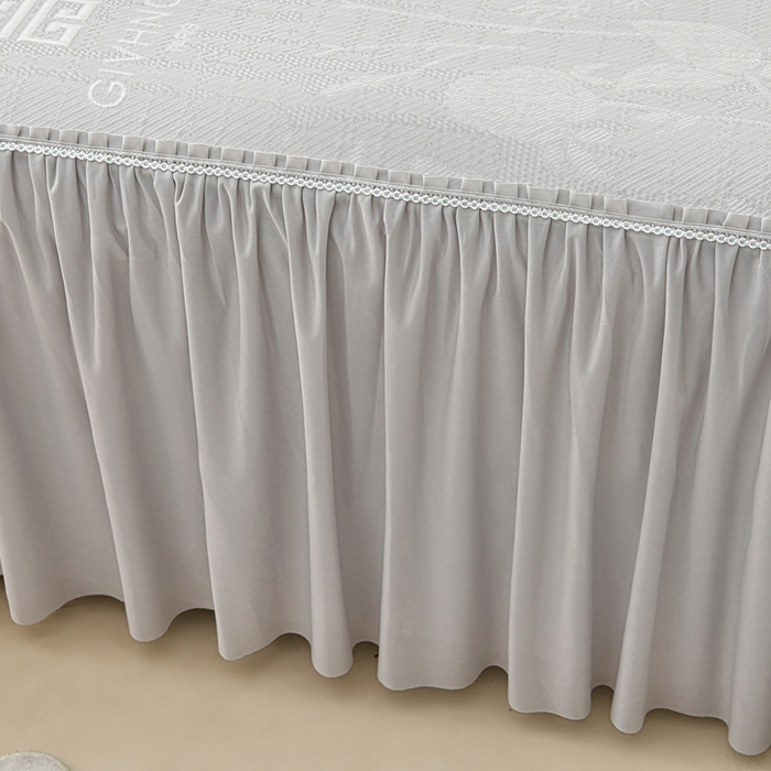 91家纺网 家纺一手货源 找家纺 绘萱家居 2026新款PE提花冰凉豆豆床裙款凉席席子凉席 春语佳人-灰