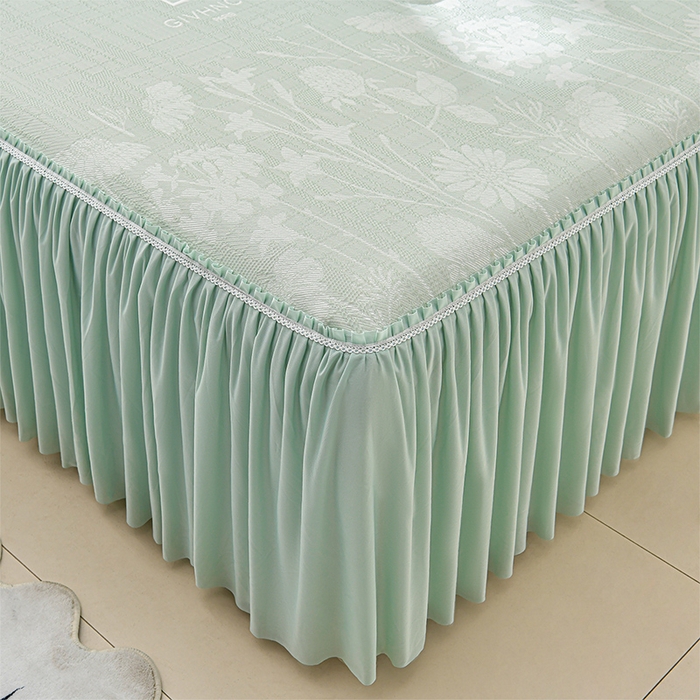 91家纺网 家纺一手货源 找家纺 绘萱家居 2026新款PE提花冰凉豆豆床裙款凉席席子凉席 春语佳人-绿