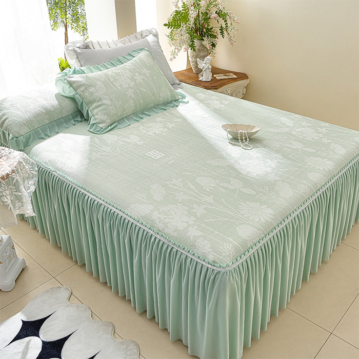 91家纺网 家纺一手货源 找家纺 绘萱家居 2026新款PE提花冰凉豆豆床裙款凉席席子凉席 春语佳人-绿