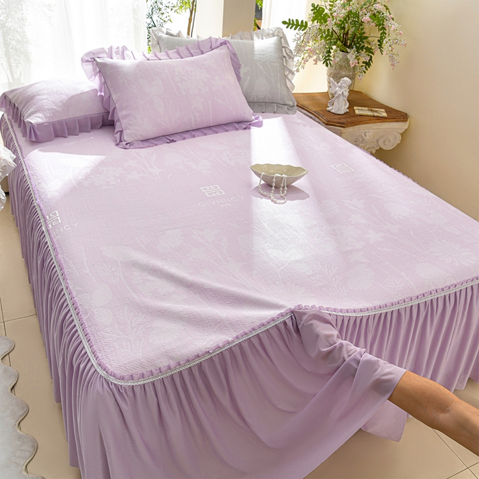 91家纺网 家纺一手货源 找家纺 绘萱家居 2026新款PE提花冰凉豆豆床裙款凉席席子凉席 春语佳人-紫