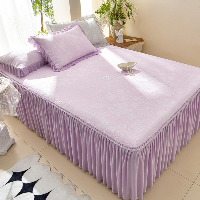 91家纺网 家纺一手货源 找家纺 绘萱家居 2026新款PE提花冰凉豆豆床裙款凉席席子凉席 春语佳人-紫