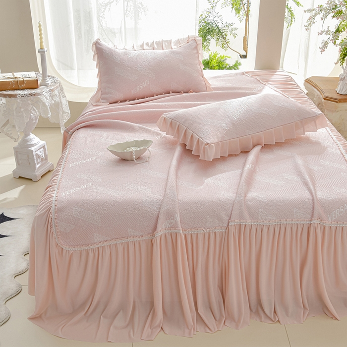 91家纺网 家纺一手货源 找家纺 绘萱家居 2026新款PE提花冰凉豆豆床裙款凉席席子凉席 帝塞纳-粉