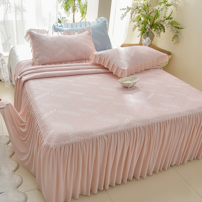 91家纺网 家纺一手货源 找家纺 绘萱家居 2026新款PE提花冰凉豆豆床裙款凉席席子凉席 帝塞纳-粉