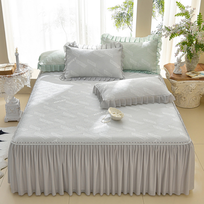 91家纺网 家纺一手货源 找家纺 绘萱家居 2026新款PE提花冰凉豆豆床裙款凉席席子凉席 帝塞纳-灰