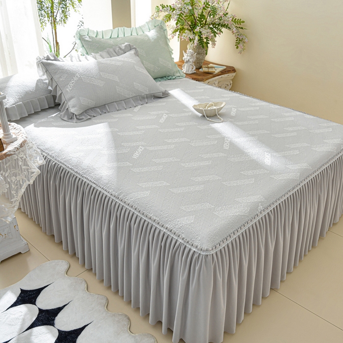 91家纺网 家纺一手货源 找家纺 绘萱家居 2026新款PE提花冰凉豆豆床裙款凉席席子凉席 帝塞纳-灰