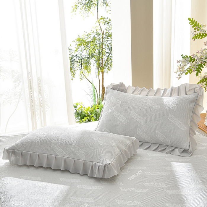 91家纺网 家纺一手货源 找家纺 绘萱家居 2026新款PE提花冰凉豆豆床裙款凉席席子凉席 帝塞纳-灰