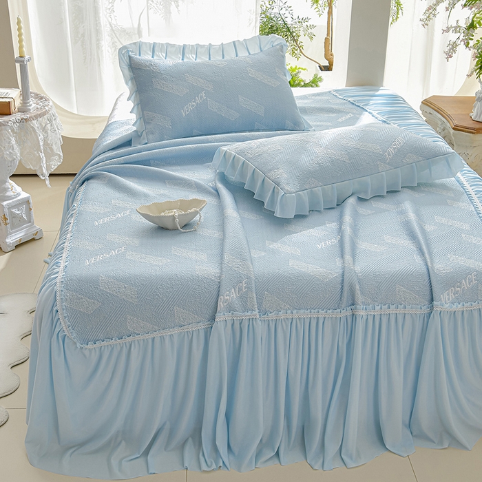 91家纺网 家纺一手货源 找家纺 绘萱家居 2026新款PE提花冰凉豆豆床裙款凉席席子凉席 帝塞纳-蓝