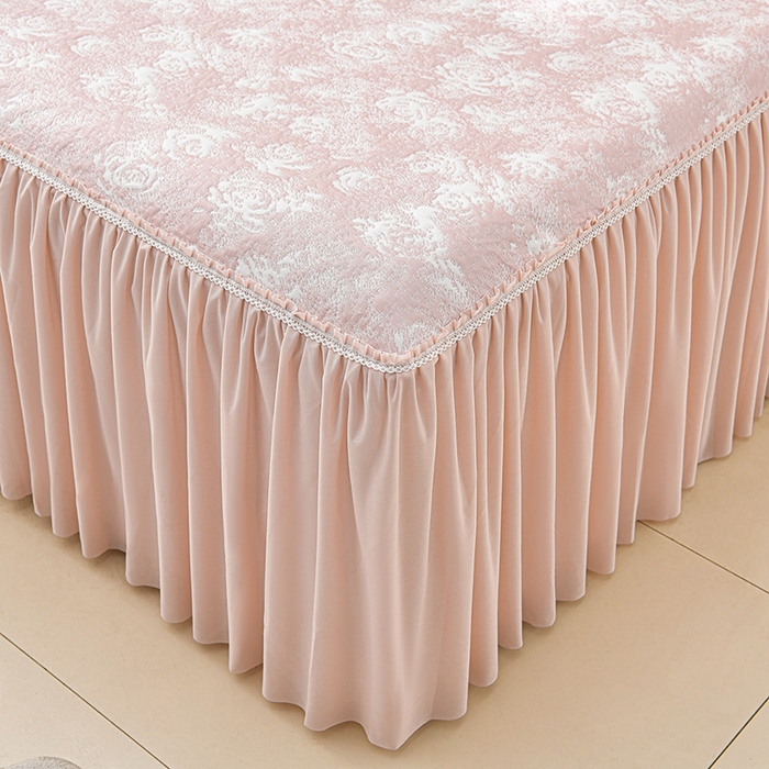 91家纺网 家纺一手货源 找家纺 绘萱家居 2026新款PE提花冰凉豆豆床裙款凉席席子凉席 浅雾玫瑰-粉