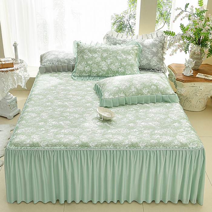 91家纺网 家纺一手货源 找家纺 绘萱家居 2026新款PE提花冰凉豆豆床裙款凉席席子凉席 浅雾玫瑰-绿