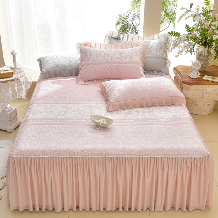 91家纺网 家纺一手货源 找家纺 绘萱家居 2026新款PE提花冰凉豆豆床裙款凉席席子凉席 清风叶蔓-粉