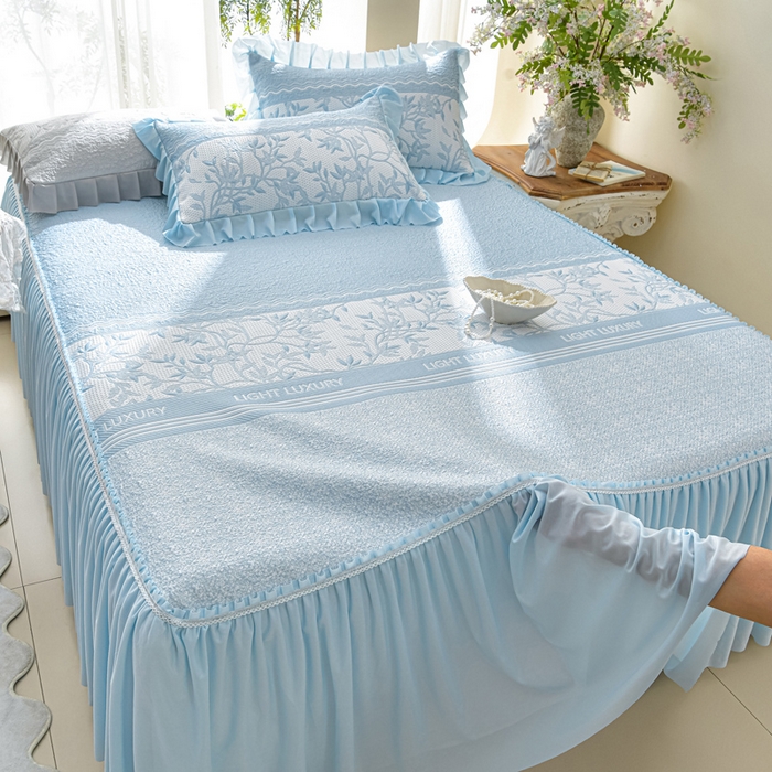 91家纺网 家纺一手货源 找家纺 绘萱家居 2026新款PE提花冰凉豆豆床裙款凉席席子凉席 清风叶蔓-蓝