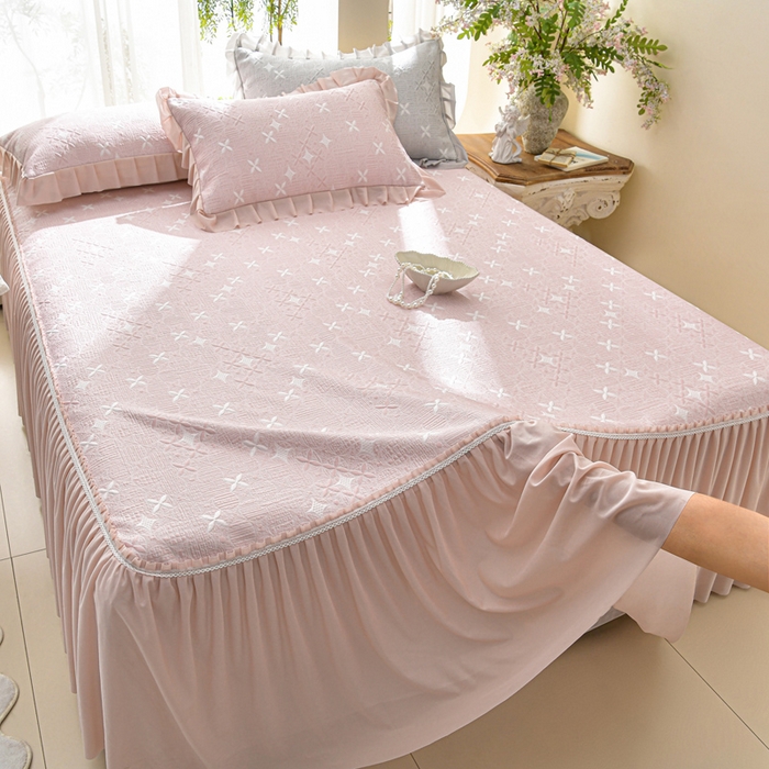 91家纺网 家纺一手货源 找家纺 绘萱家居 2026新款PE提花冰凉豆豆床裙款凉席席子凉席 星愿-粉