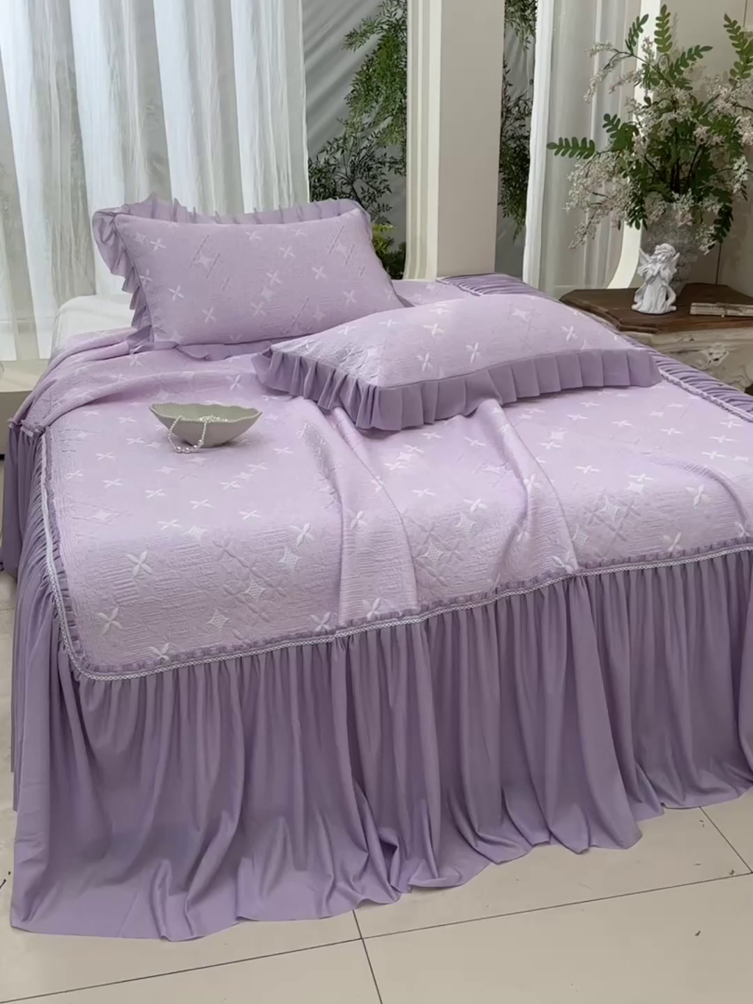 91家纺网 家纺一手货源 找家纺 绘萱家居 2026新款PE提花冰凉豆豆床裙款凉席席子凉席 星愿-紫