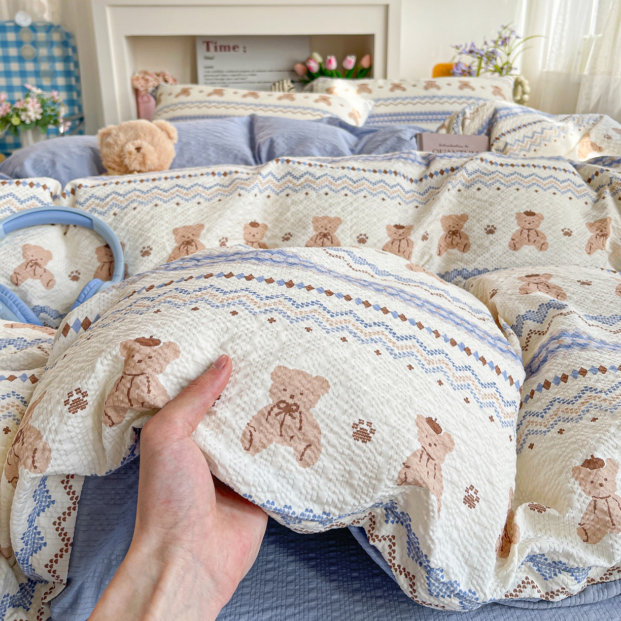 91家纺网 家纺一手货源 找家纺 N先生+V 13814689556 发大图/买家秀 2026新款A类软糯糯泡芙纱四件套 费尔岛小熊