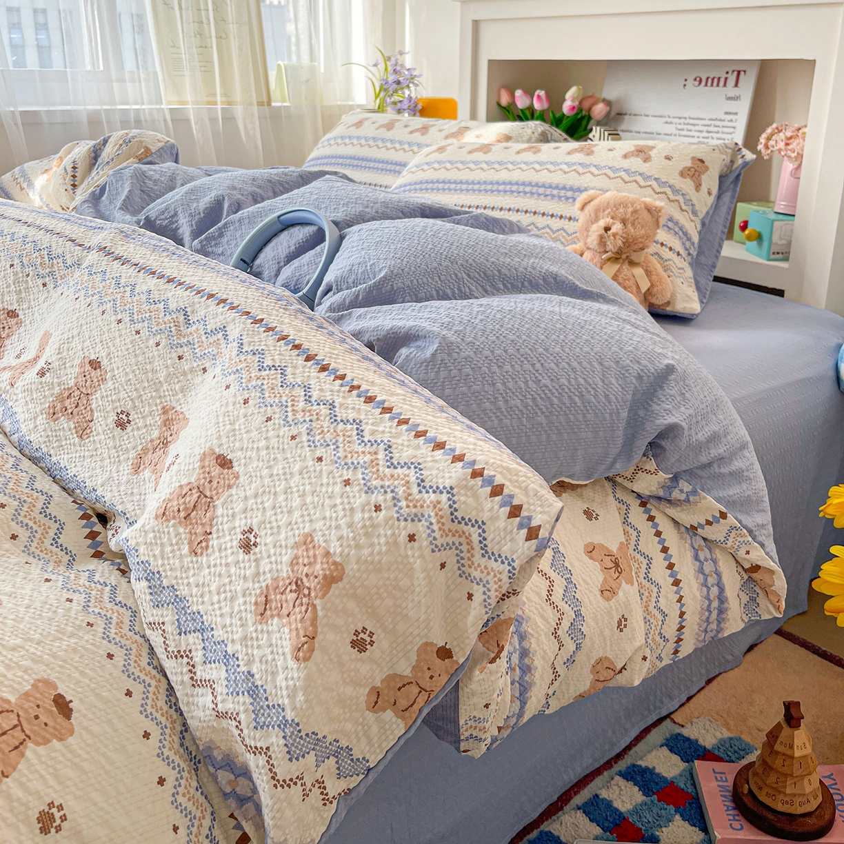 91家纺网 家纺一手货源 找家纺 N先生+V 13814689556 发大图/买家秀 2026新款A类软糯糯泡芙纱四件套 费尔岛小熊