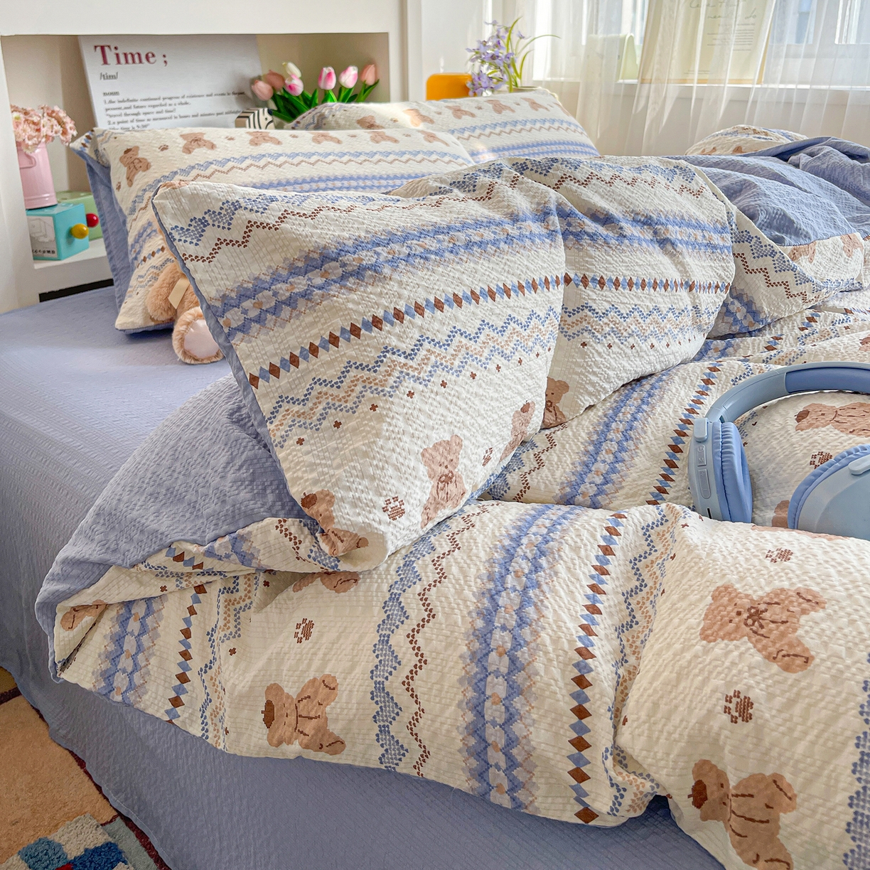 91家纺网 家纺一手货源 找家纺 N先生+V 13814689556 发大图/买家秀 2026新款A类软糯糯泡芙纱四件套 费尔岛小熊