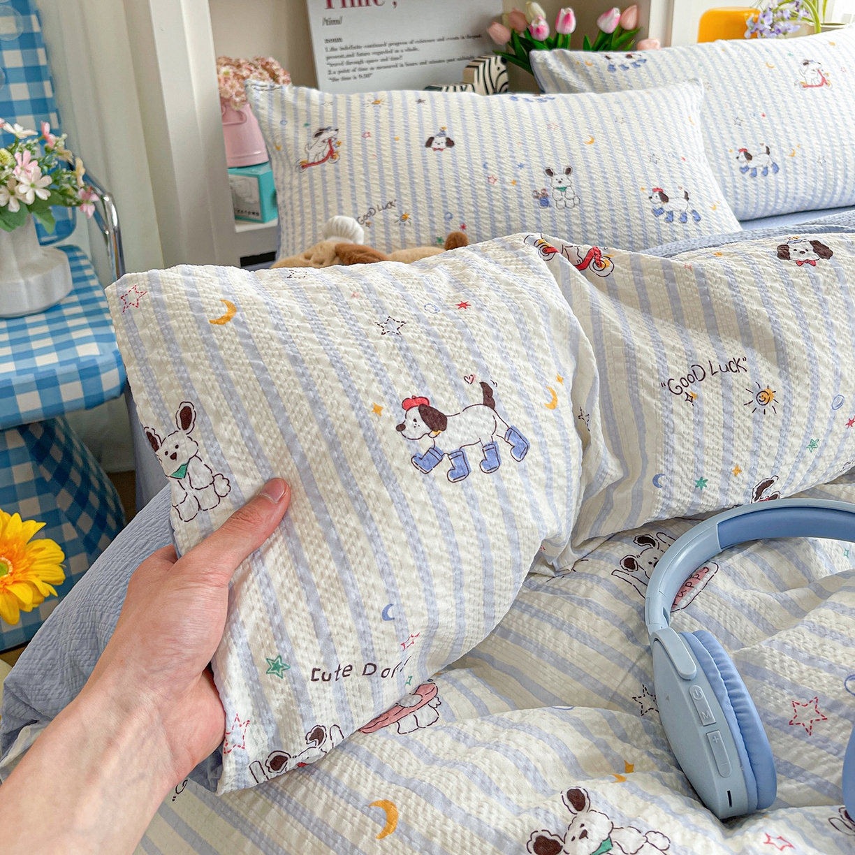 91家纺网 家纺一手货源 找家纺 N先生+V 13814689556 发大图/买家秀 2026新款A类软糯糯泡芙纱四件套 顽皮狗狗