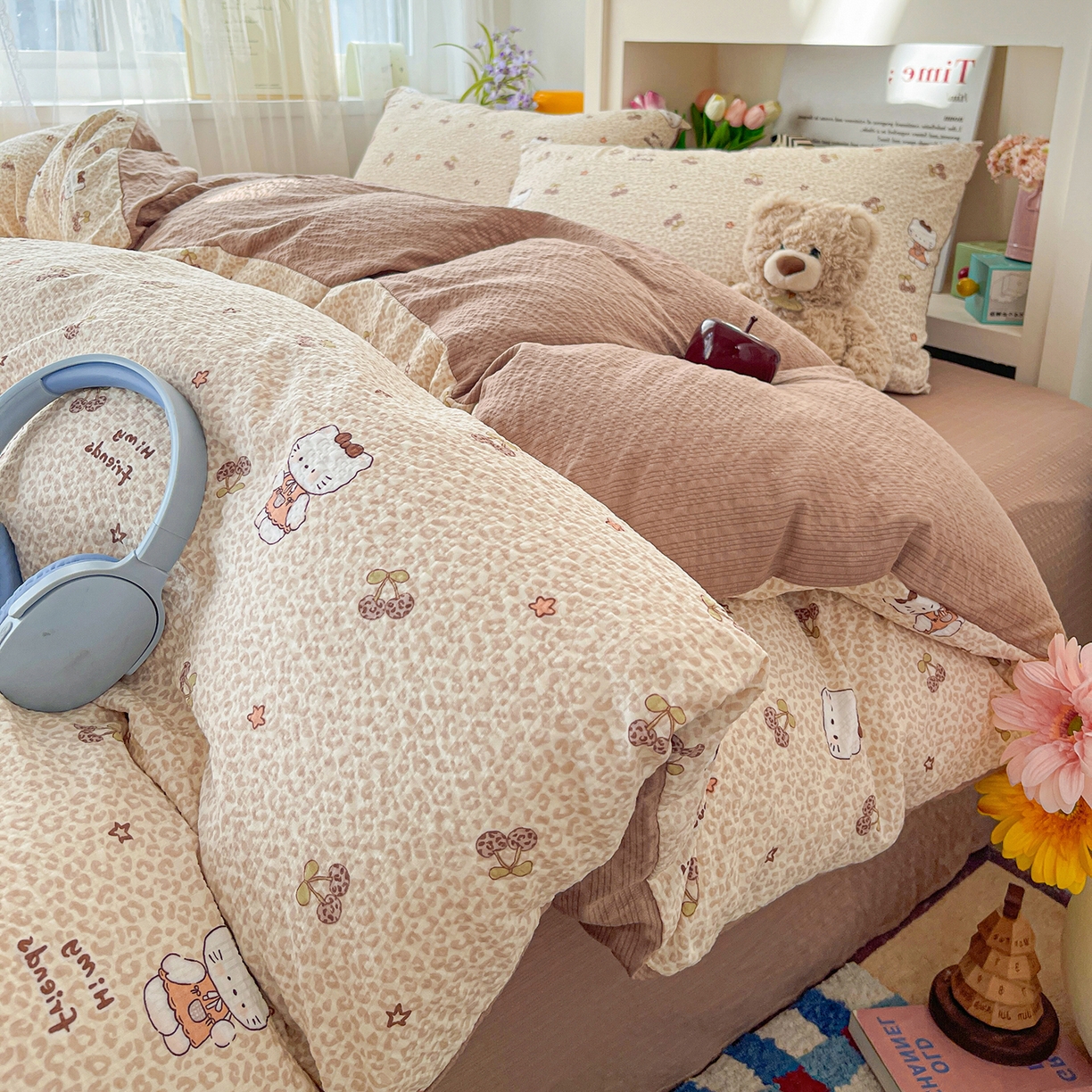 91家纺网 家纺一手货源 找家纺 N先生+V 13814689556 发大图/买家秀 2026新款A类软糯糯泡芙纱四件套 樱桃猫咪