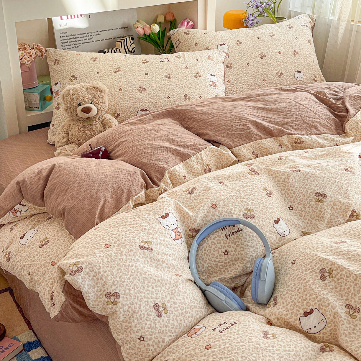 91家纺网 家纺一手货源 找家纺 N先生+V 13814689556 发大图/买家秀 2026新款A类软糯糯泡芙纱四件套 樱桃猫咪