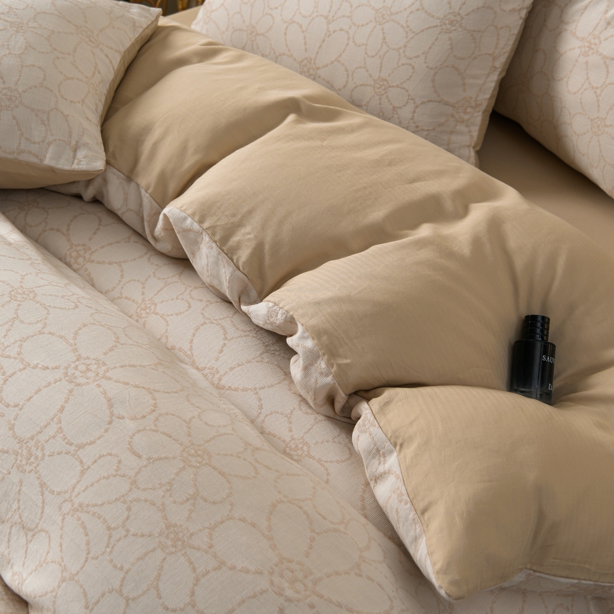 91家纺网 家纺一手货源 找家纺 菡宝 2026新款人字纹全棉色织提花四件套-赫尔墨斯 赫尔墨斯 杏