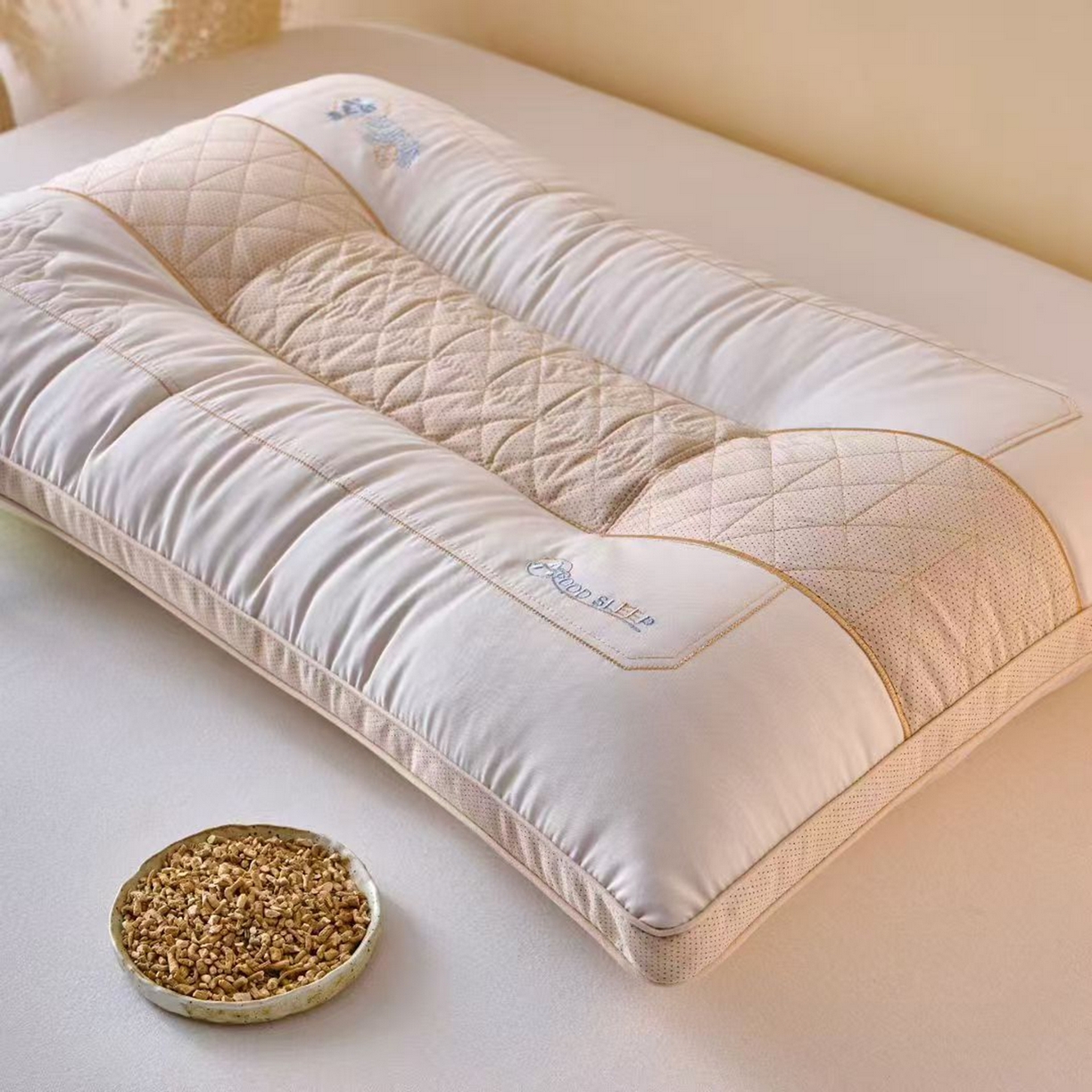 91家纺网 家纺一手货源 找家纺 （总）剑桥枕业 2026新款板蓝根抗菌羽丝定型枕芯抑菌立体枕头