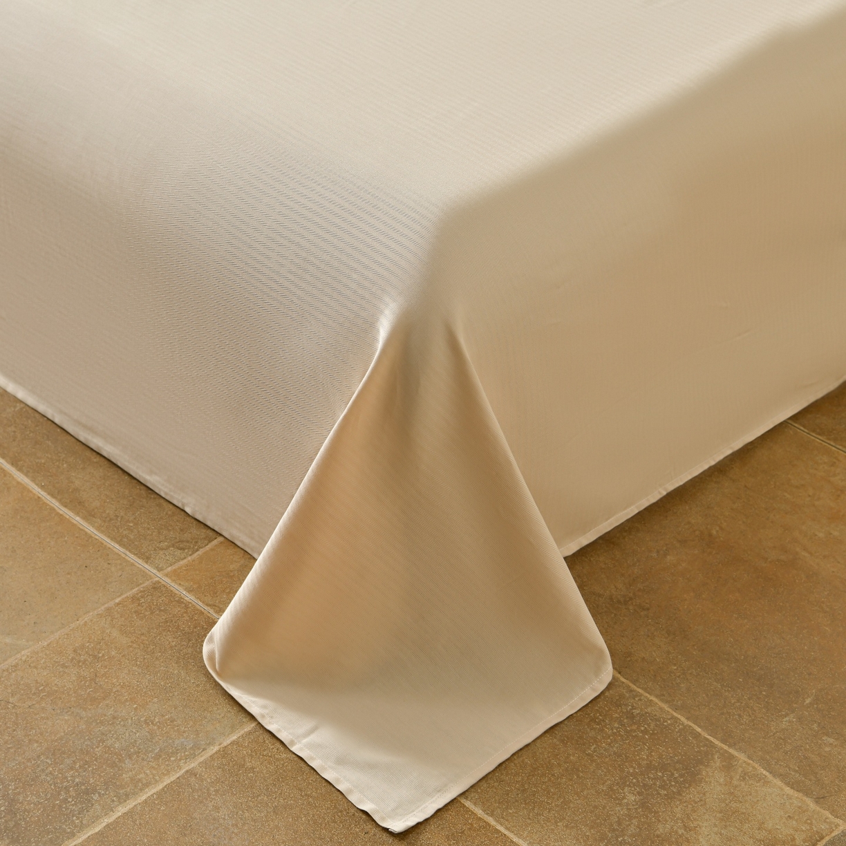 91家纺网 家纺一手货源 找家纺 菡宝 2026新款人字纹全棉色织提花四件套-浪漫花蕴  浪漫花蕴 杏