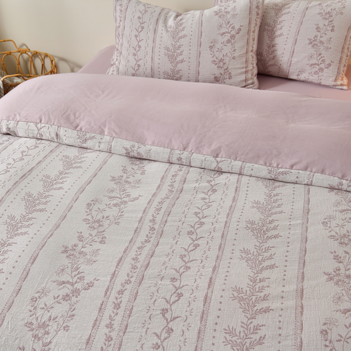 91家纺网 家纺一手货源 找家纺 菡宝 2026新款人字纹全棉色织提花四件套-浪漫花蕴  浪漫花蕴 紫