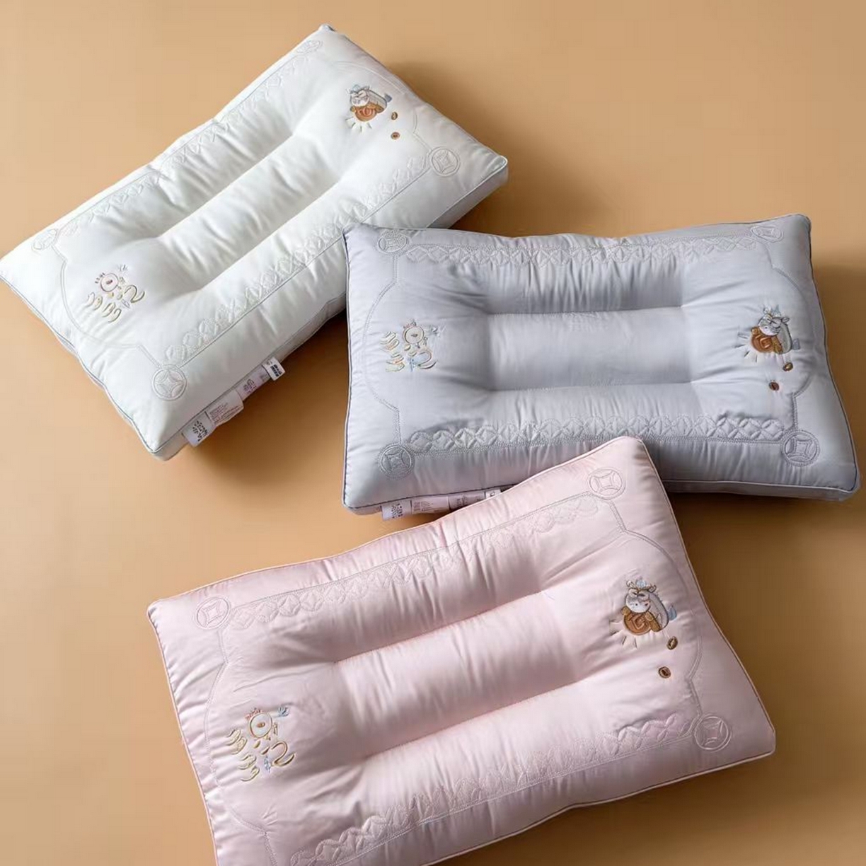 91家纺网 家纺一手货源 找家纺 （总）剑桥枕业 2026新款多多亿蜗牛睡眠枕芯定型护颈羽丝枕