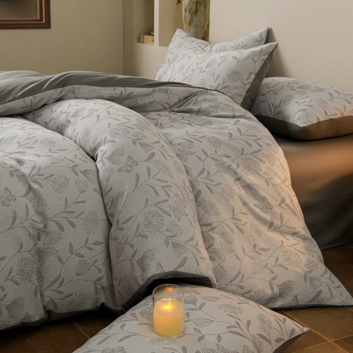 91家纺网 家纺一手货源 找家纺 菡宝 2026新款人字纹全棉色织提花四件套-流风余韵  流风余韵 灰