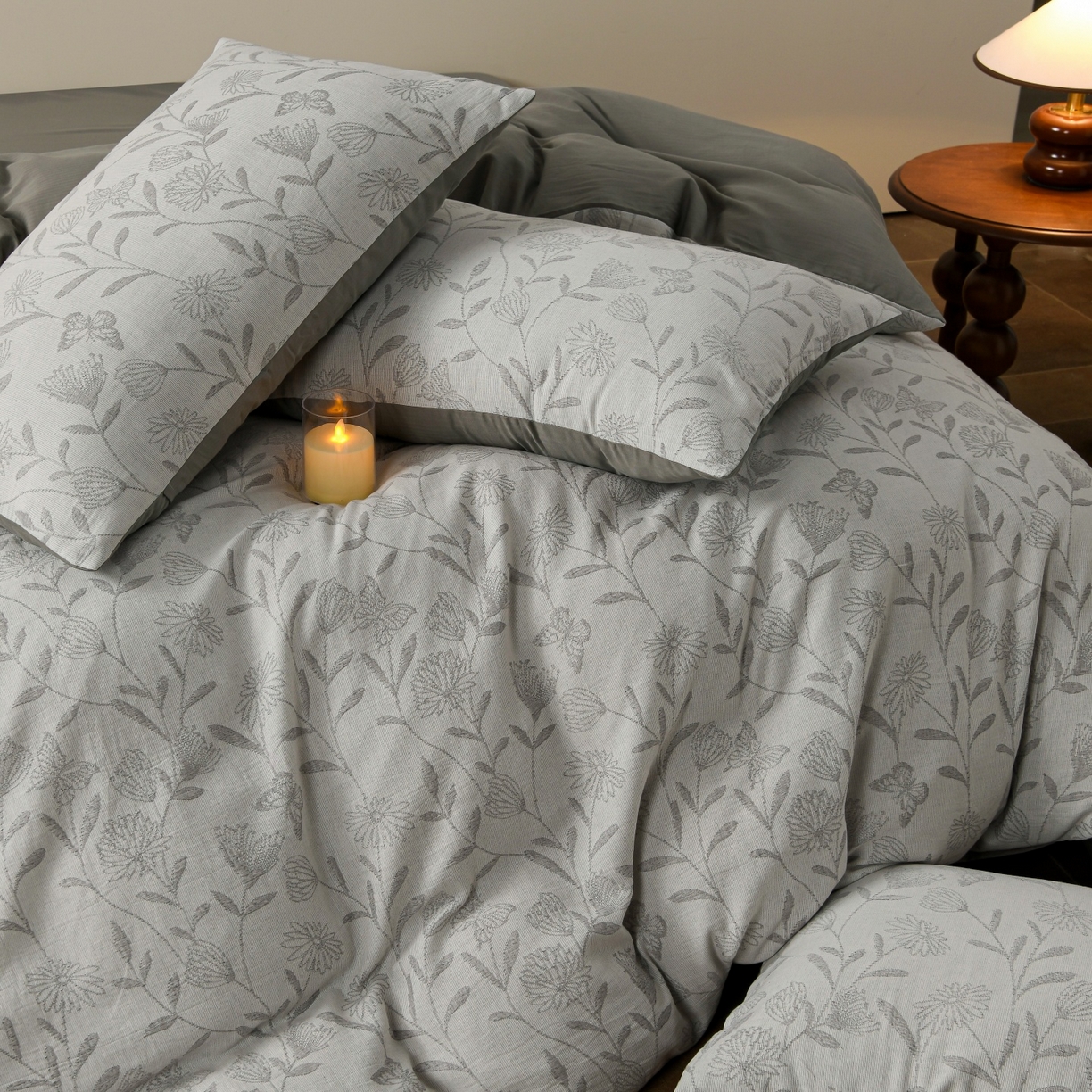 91家纺网 家纺一手货源 找家纺 菡宝 2026新款人字纹全棉色织提花四件套-流风余韵  流风余韵 灰