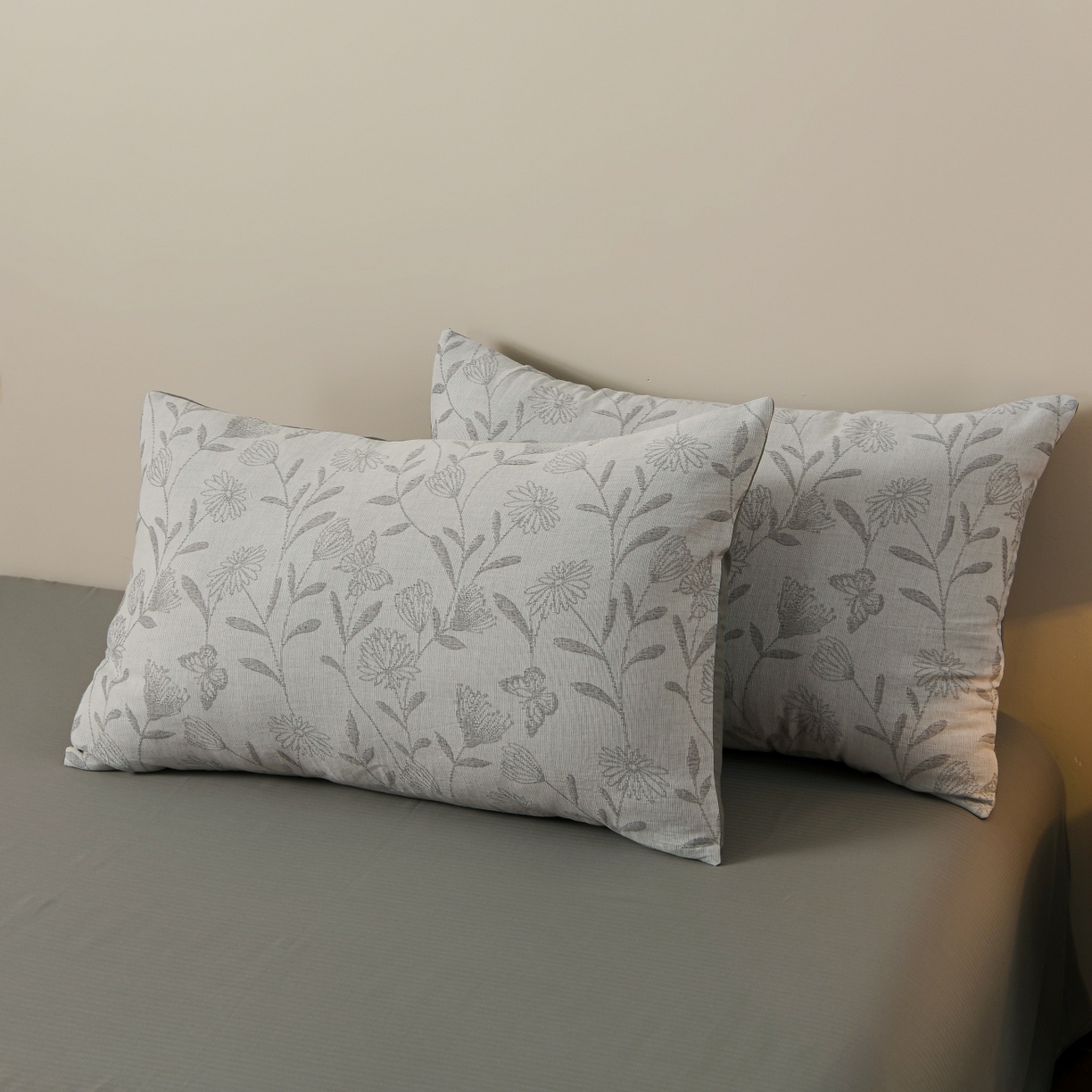 91家纺网 家纺一手货源 找家纺 菡宝 2026新款人字纹全棉色织提花四件套-流风余韵  流风余韵 灰