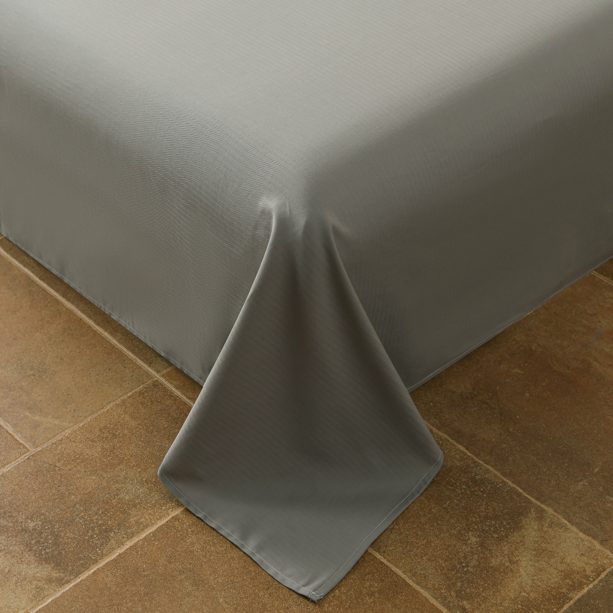 91家纺网 家纺一手货源 找家纺 菡宝 2026新款人字纹全棉色织提花四件套-流风余韵  流风余韵 灰