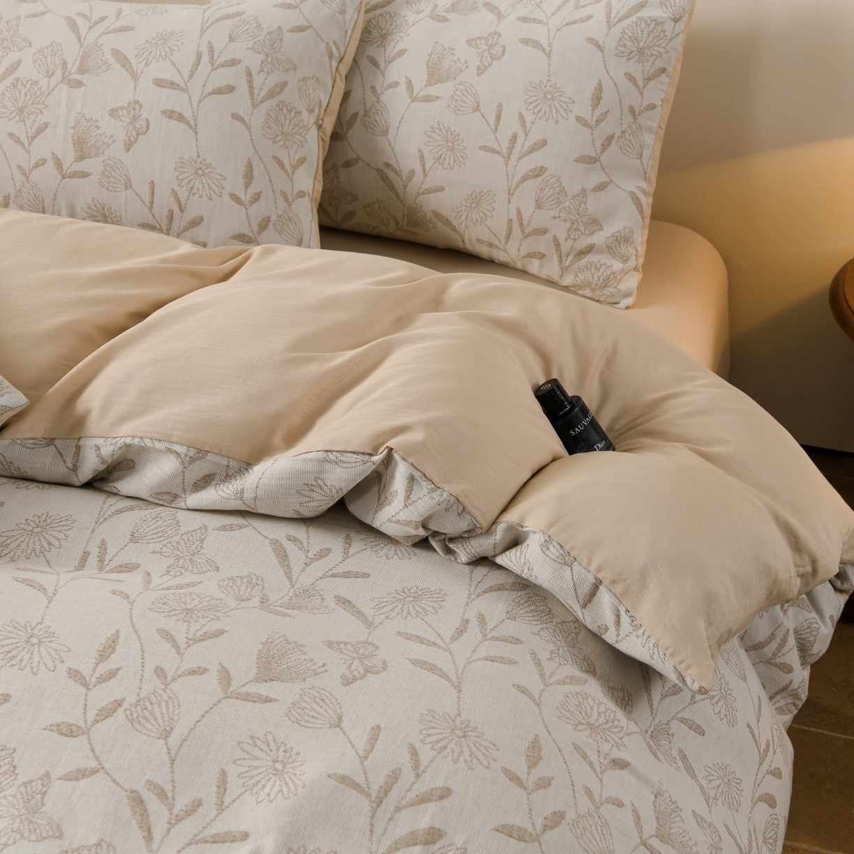 91家纺网 家纺一手货源 找家纺 菡宝 2026新款人字纹全棉色织提花四件套-流风余韵  流风余韵 杏