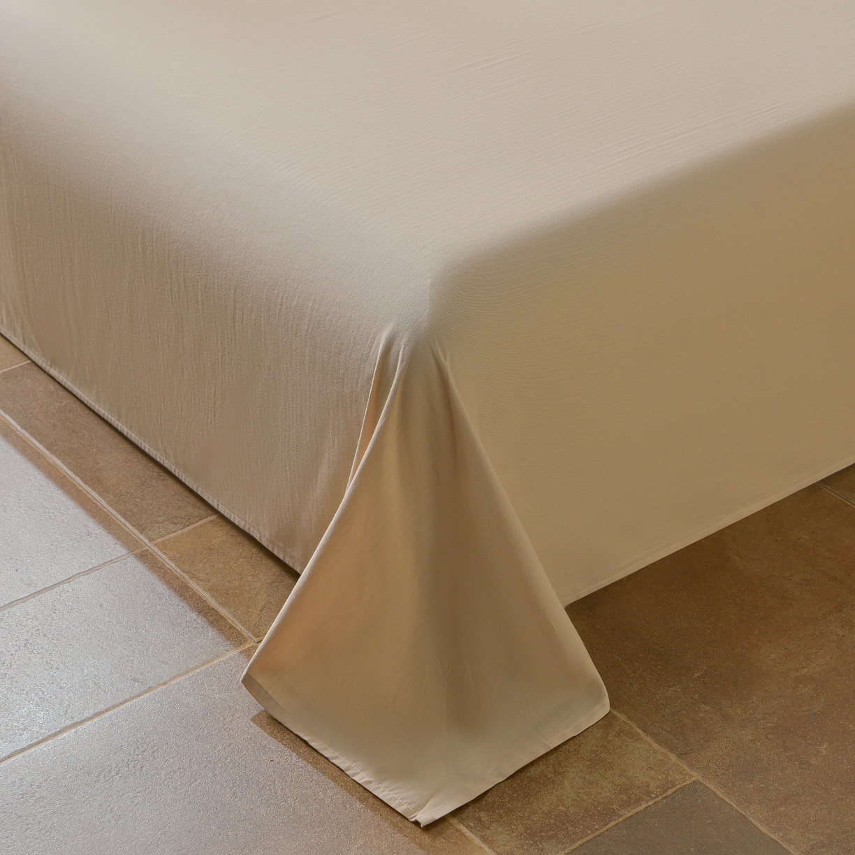 91家纺网 家纺一手货源 找家纺 菡宝 2026新款人字纹全棉色织提花四件套-苏珊格  苏珊格 杏