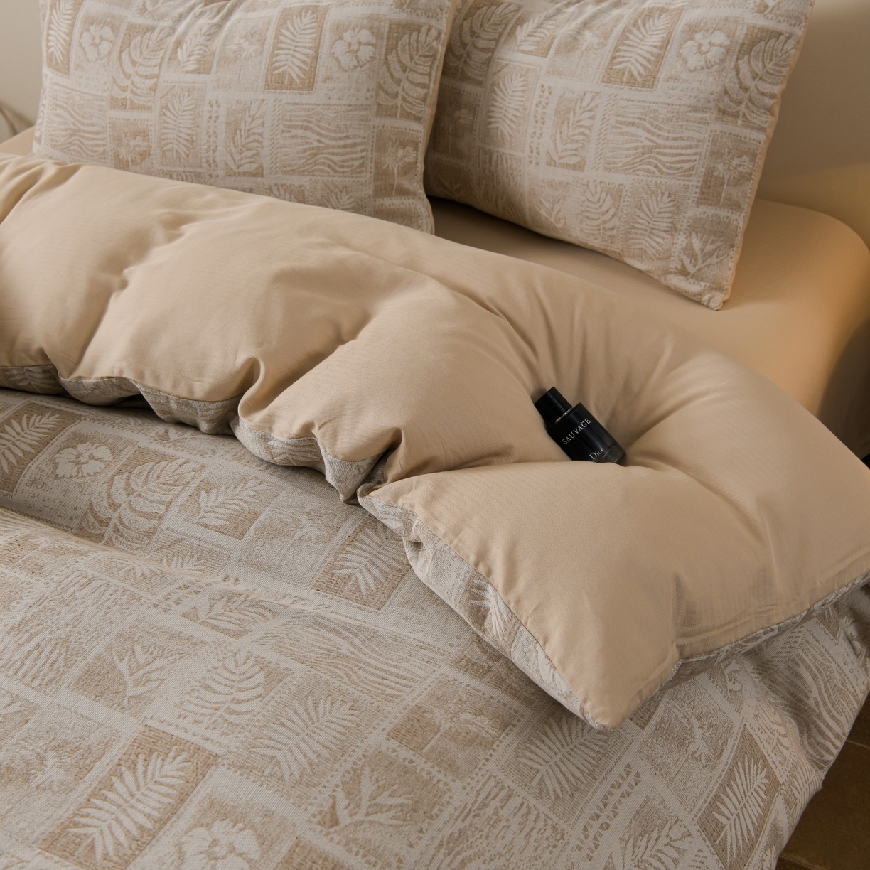 91家纺网 家纺一手货源 找家纺 菡宝 2026新款人字纹全棉色织提花四件套-棕榈韵致  棕榈韵致 杏