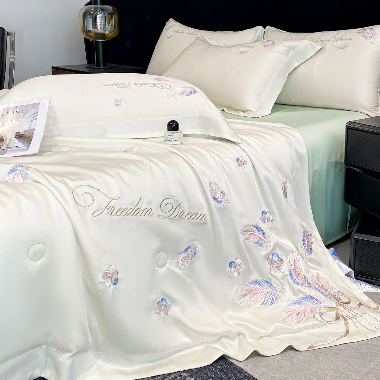 91家纺网 家纺一手货源 找家纺 （总）置顶家纺 2026新款星羽-水洗天丝夏被刺绣樱桃夏凉被空调被刺绣四件套