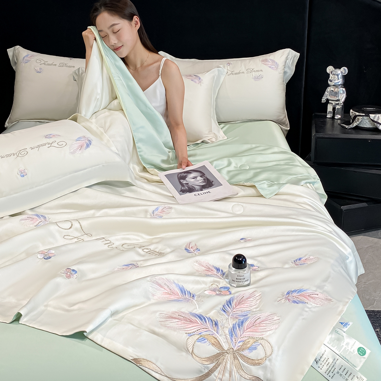 91家纺网 家纺一手货源 找家纺 （总）置顶家纺 2026新款星羽-水洗天丝夏被刺绣樱桃夏凉被空调被刺绣四件套