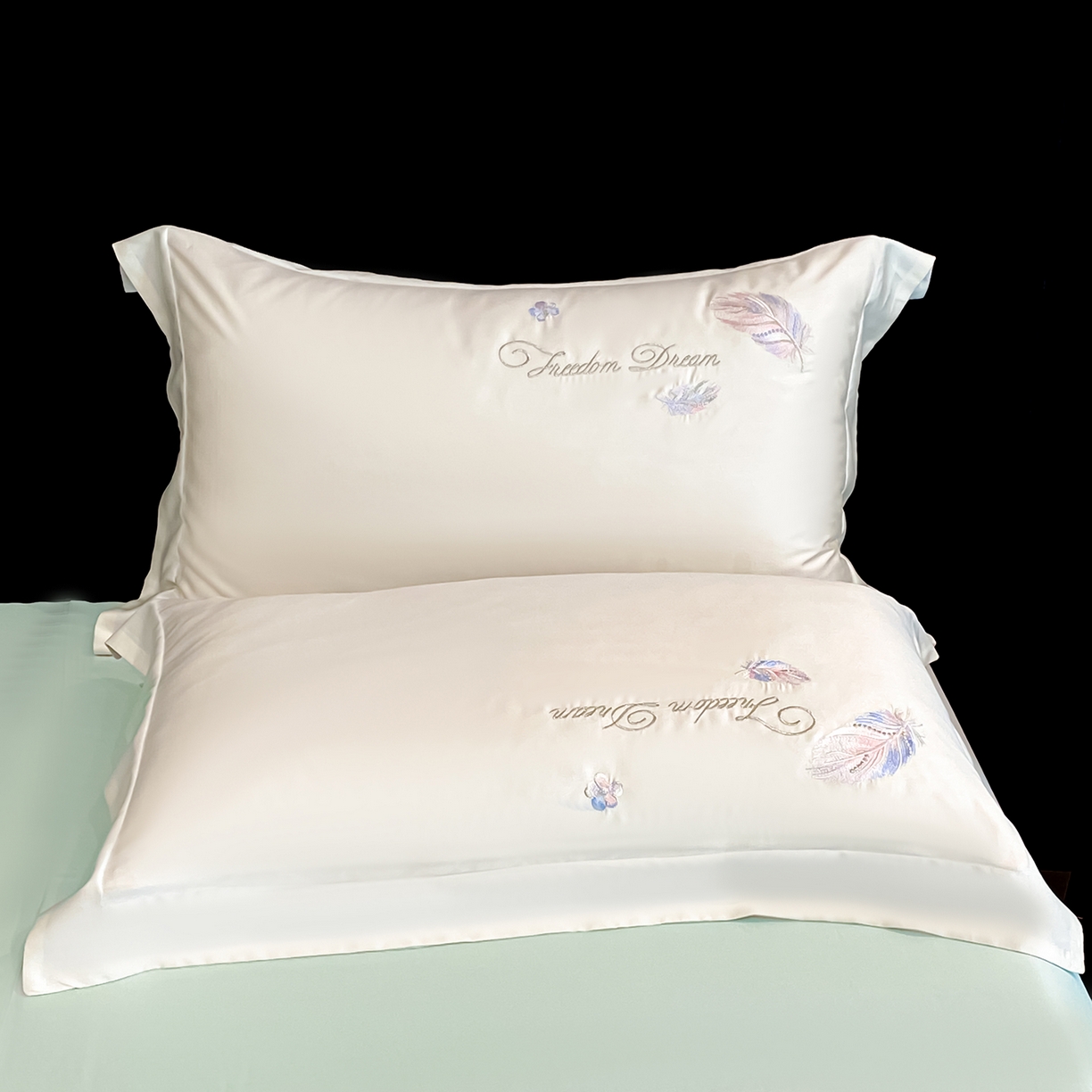 91家纺网 家纺一手货源 找家纺 置顶家纺 2026新款星羽-水洗天丝夏被刺绣樱桃夏凉被空调被刺绣四件套 星羽-白+繁星蓝